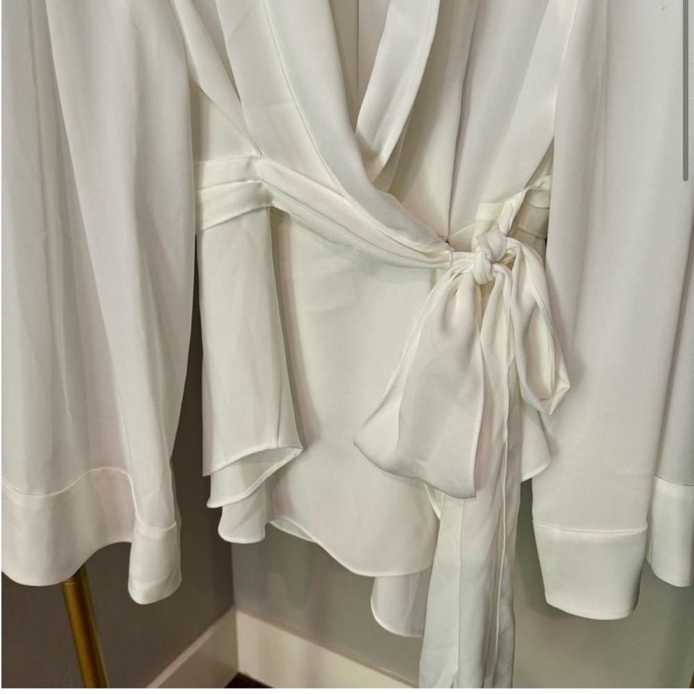 NWOT BCBG White wrap top